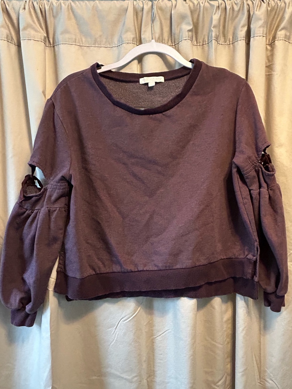 Cutout Sleeve Cropped Sweatshirt - Plum